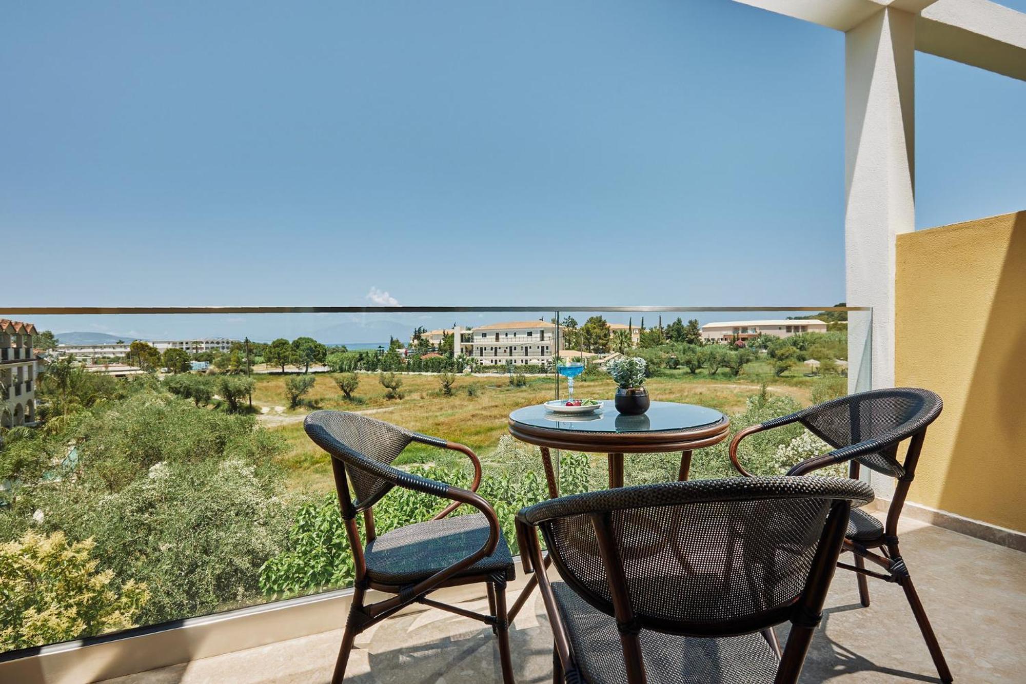 Letsos Hotel Аликанас Екстериор снимка