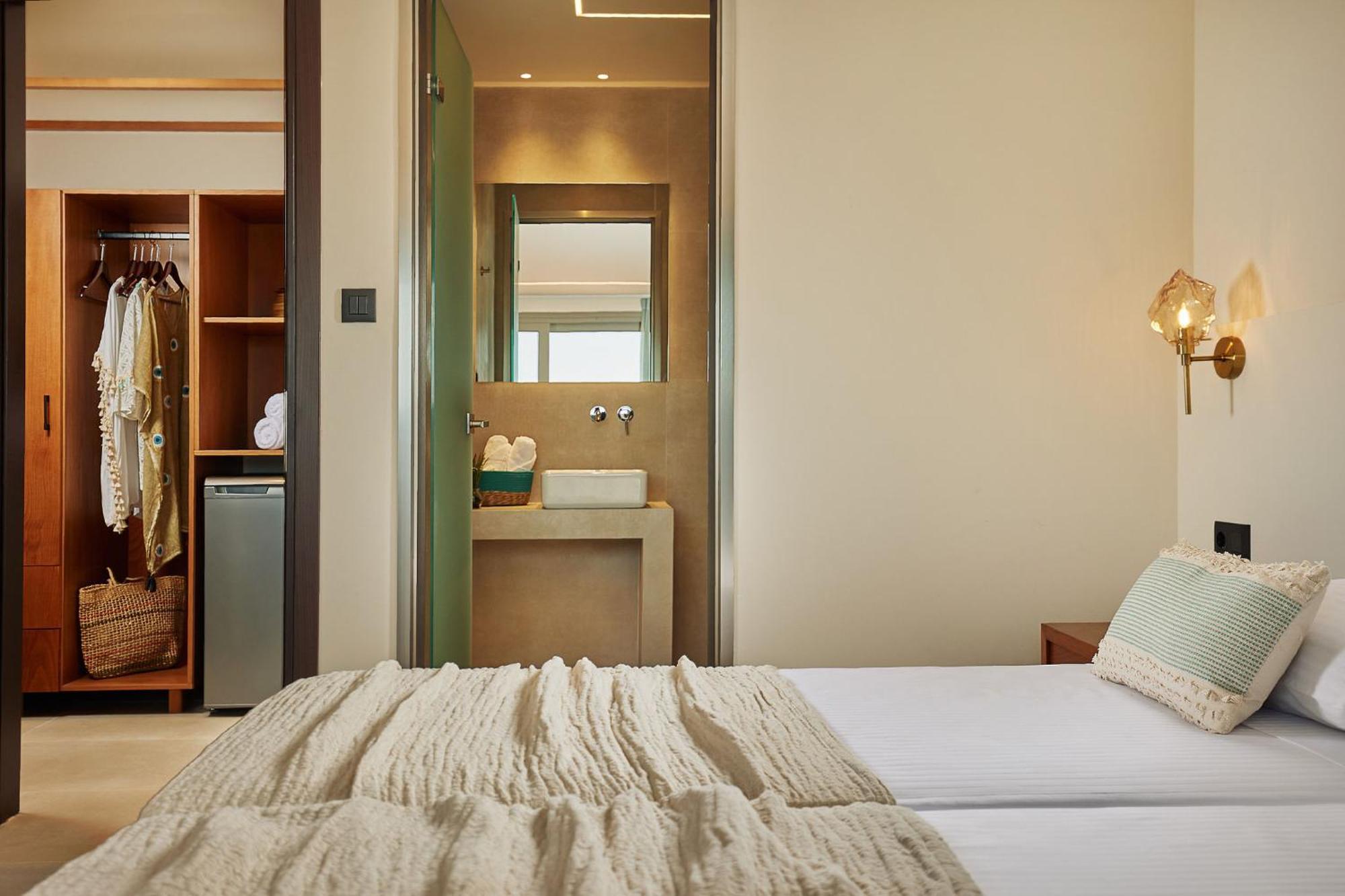 Letsos Hotel Аликанас Екстериор снимка