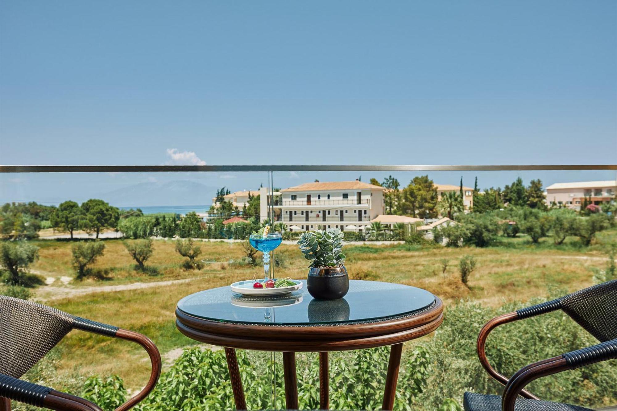 Letsos Hotel Аликанас Екстериор снимка
